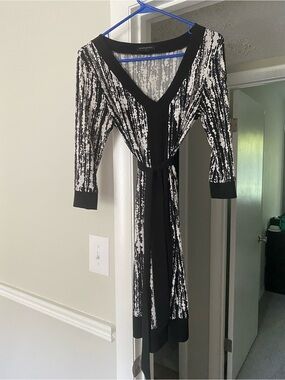 Banana Republic Black and White Printed dress